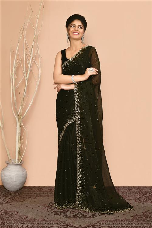 https://media.vinhemfashion.com/Images/FancytouchVol1VLS26YNM31GUI9O/image/designer